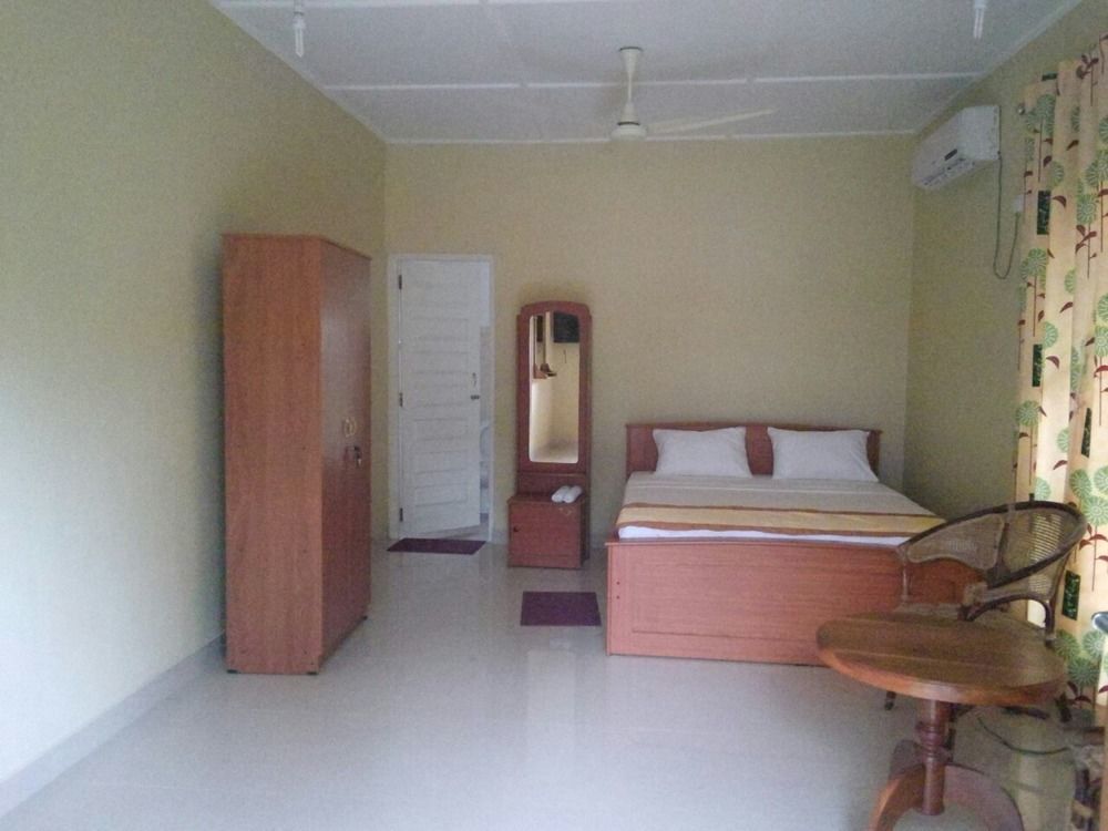 Nirmala Hotel And Restaurant بولاناروفاي المظهر الخارجي الصورة