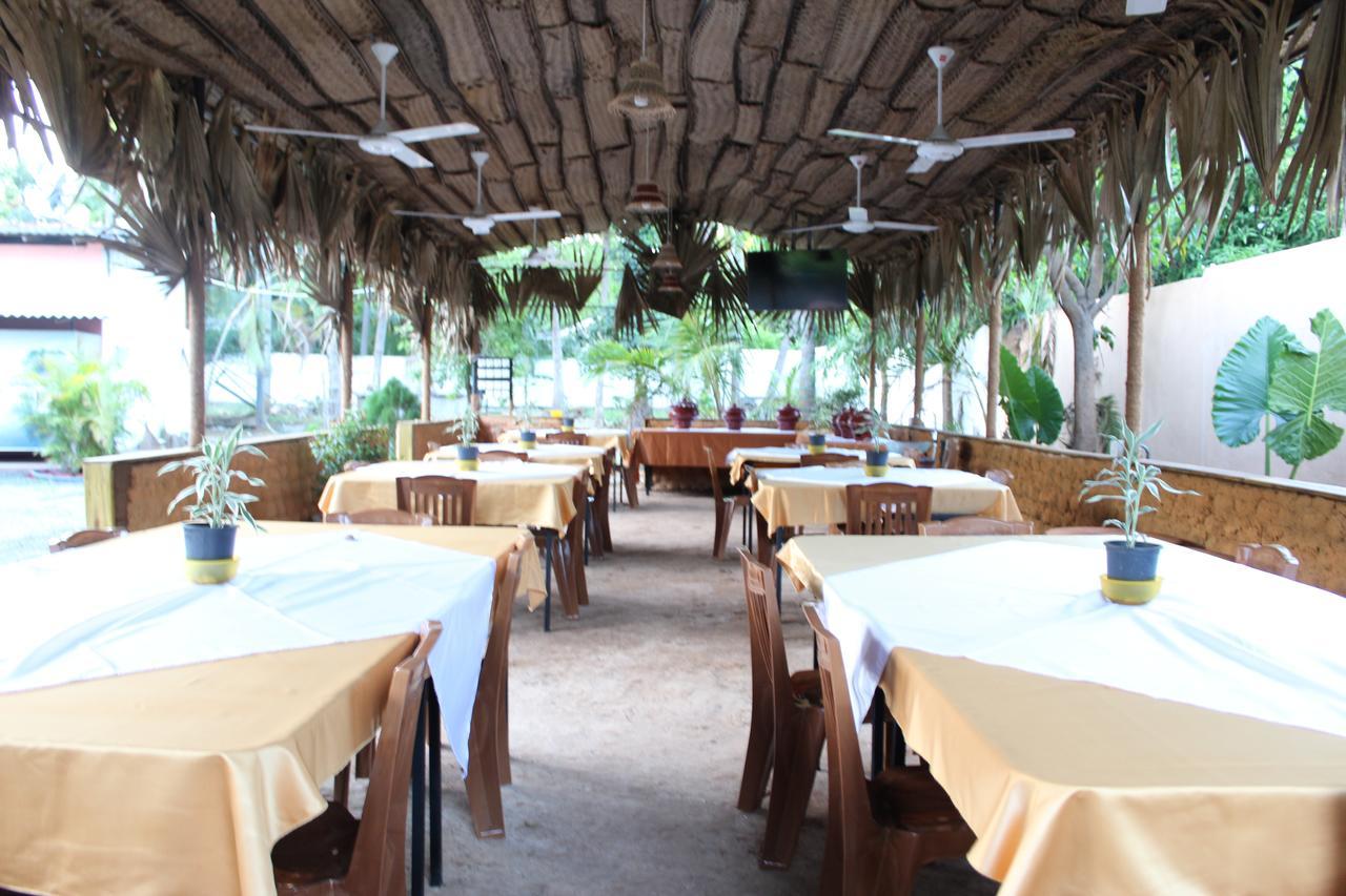 Nirmala Hotel And Restaurant بولاناروفاي المظهر الخارجي الصورة