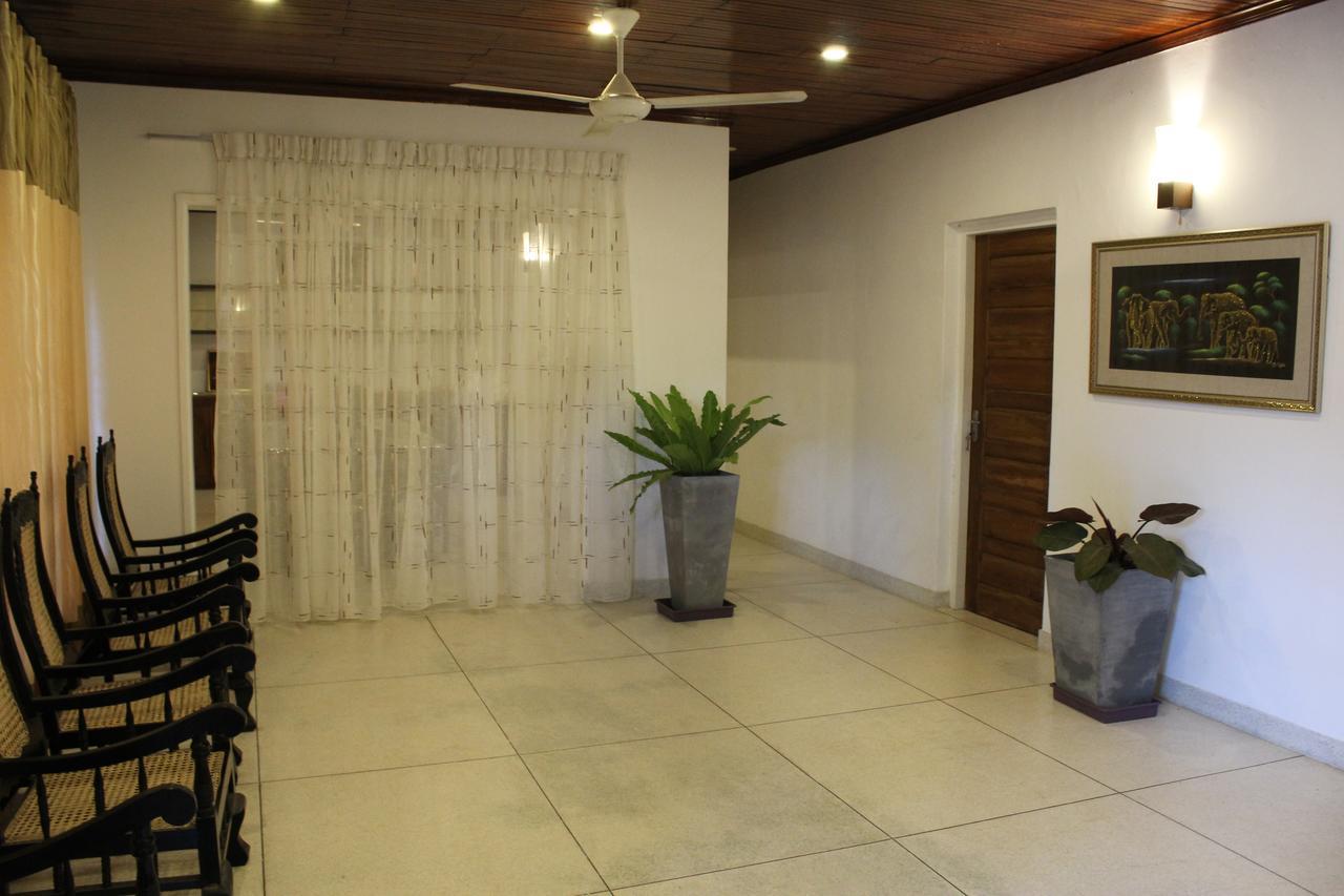 Nirmala Hotel And Restaurant بولاناروفاي المظهر الخارجي الصورة